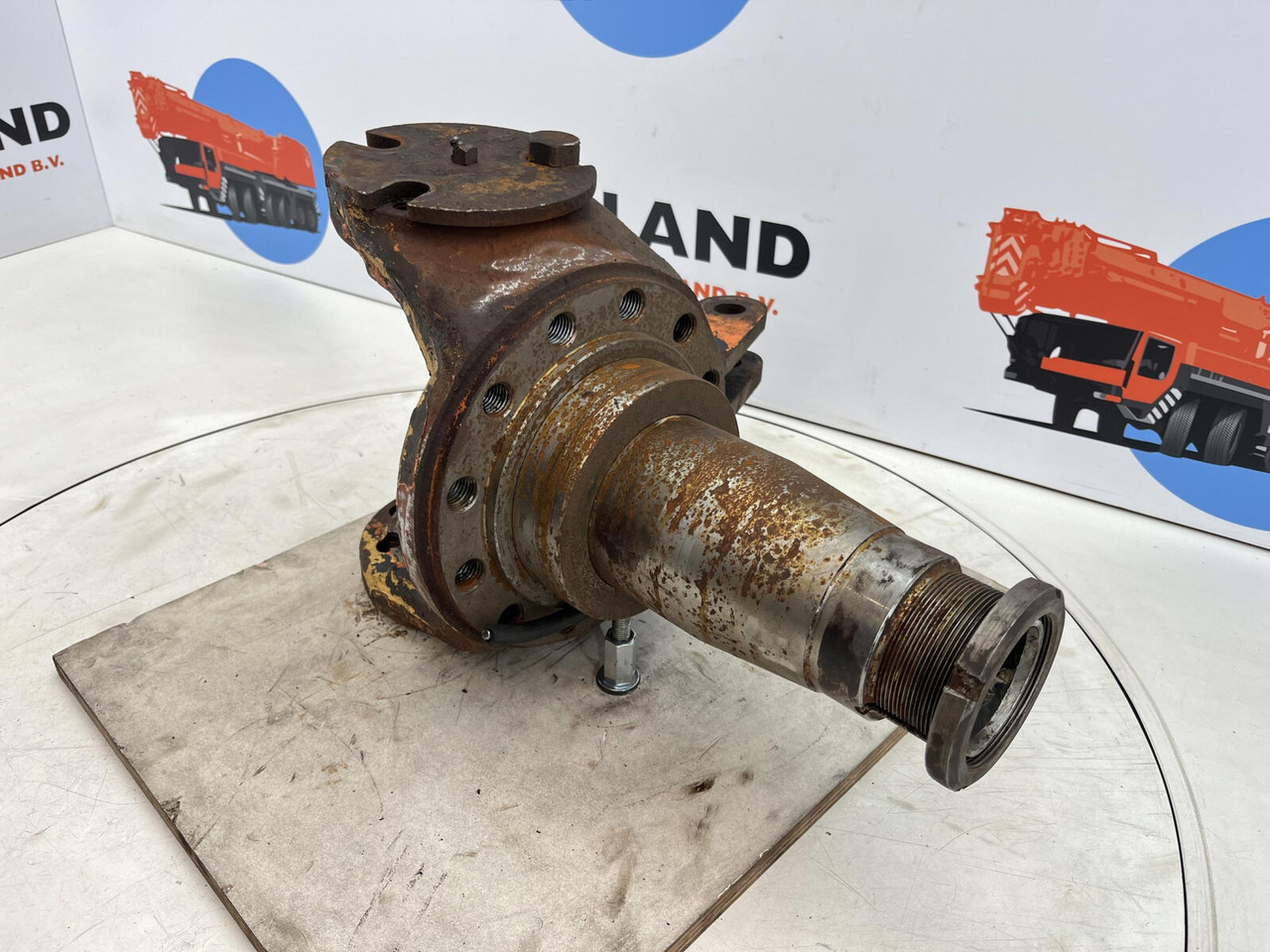 Terex HC 340 Steering knuckle 12 holes axle 1 - Fusée d'essieu pour Grue mobile: photos 3 Terex HC 340 Steering knuckle 12 holes axle 1 - Fusée d'essieu pour Grue mobile: photos 3