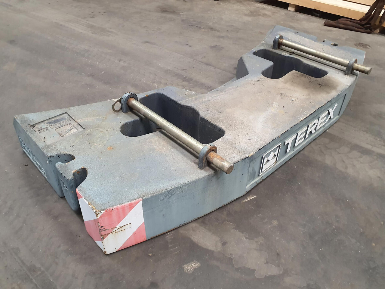 Terex Terex Demag Challenger 4200 counterweight 3.7 Ton - Contrepoids pour Grue mobile: photos 3 Terex Terex Demag Challenger 4200 counterweight 3.7 Ton - Contrepoids pour Grue mobile: photos 3