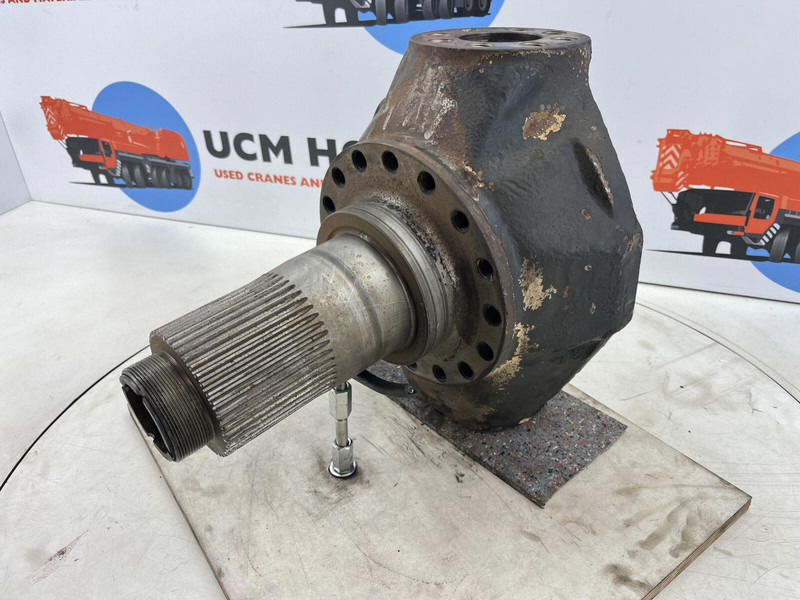 Terex Terex PPM 480 ATT steering knuckle 16 holes axle 1 - Fusée d'essieu pour Grue: photos 1 Terex Terex PPM 480 ATT steering knuckle 16 holes axle 1 - Fusée d'essieu pour Grue: photos 1