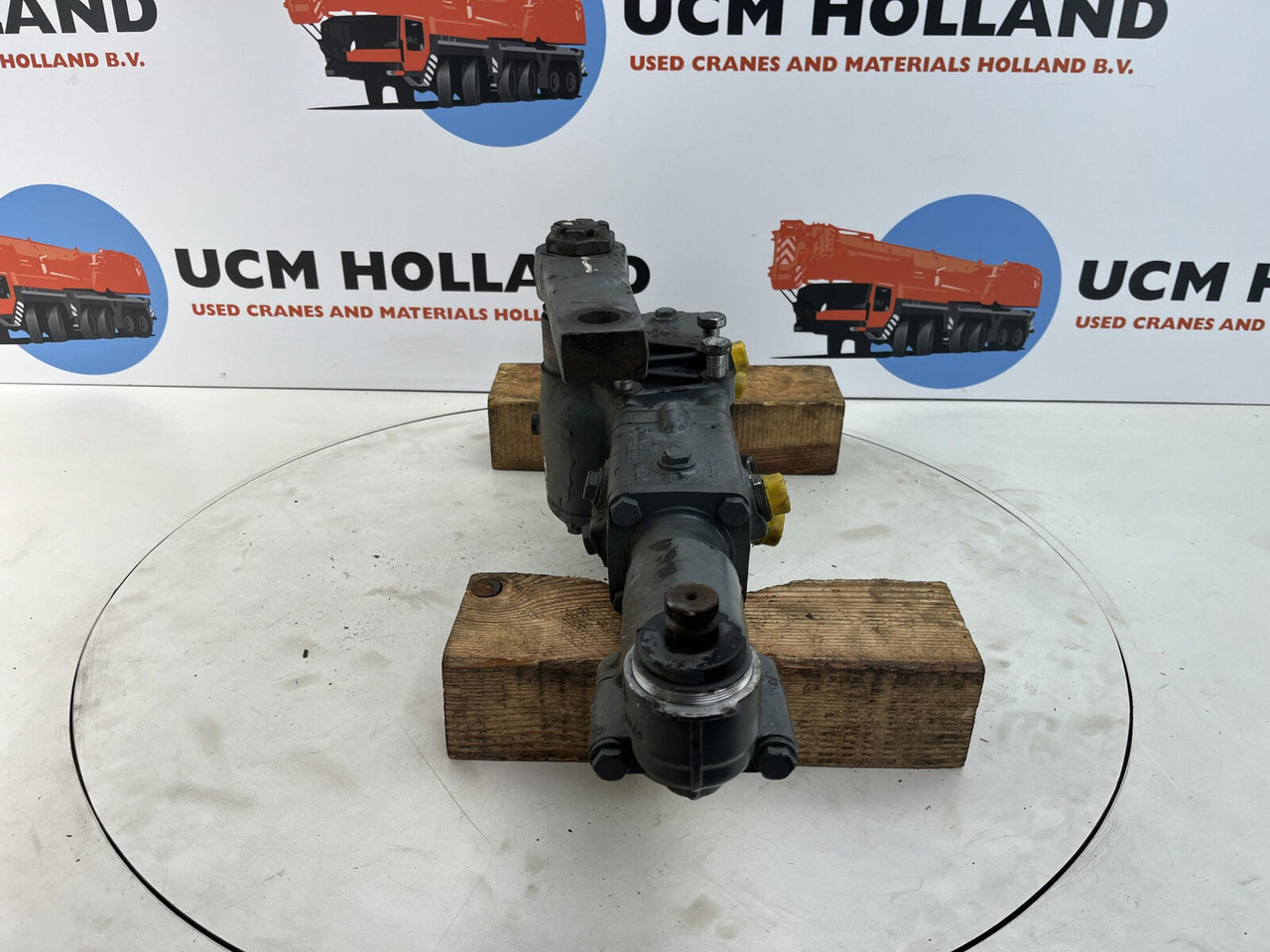 ZF LTM 1050-1 steering box - Boîtier de direction pour Grue mobile: photos 2 ZF LTM 1050-1 steering box - Boîtier de direction pour Grue mobile: photos 2