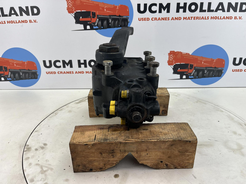ZF LTM 1070 4.2 Steering box - Colonne de direction pour Grue: photos 2 ZF LTM 1070 4.2 Steering box - Colonne de direction pour Grue: photos 2