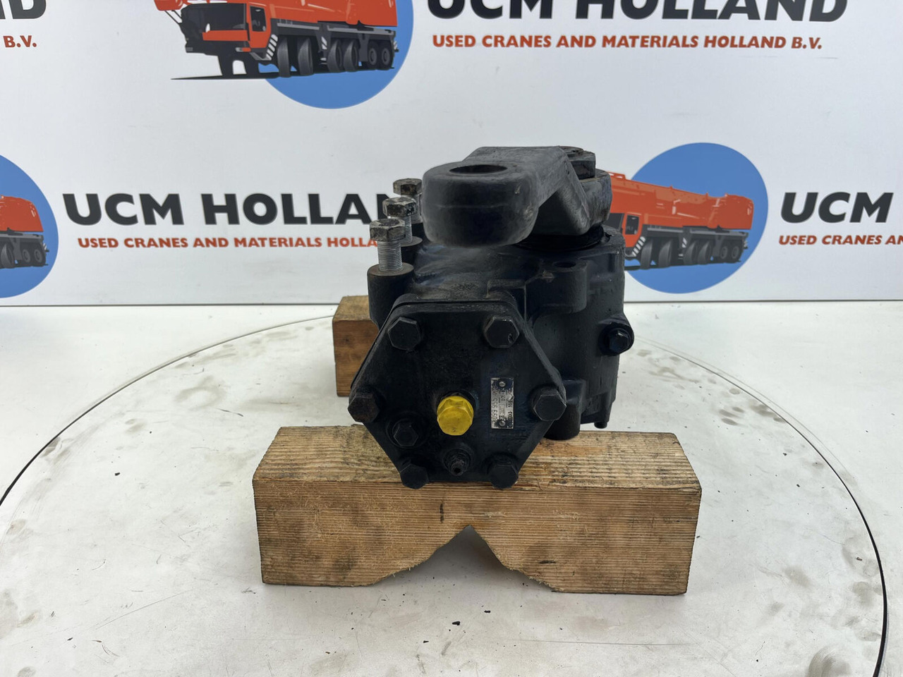 ZF LTM 1070 4.2 Steering box - Boîtier de direction pour Grue mobile: photos 4 ZF LTM 1070 4.2 Steering box - Boîtier de direction pour Grue mobile: photos 4