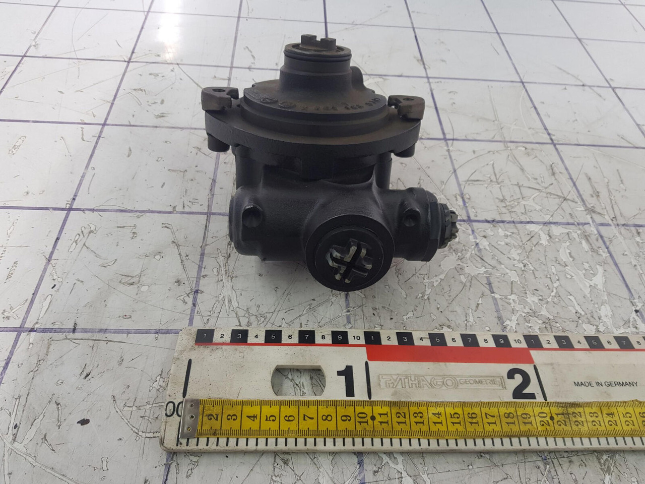 ZF ZF steering pump - Pompe de support pour Grue: photos 1 ZF ZF steering pump - Pompe de support pour Grue: photos 1