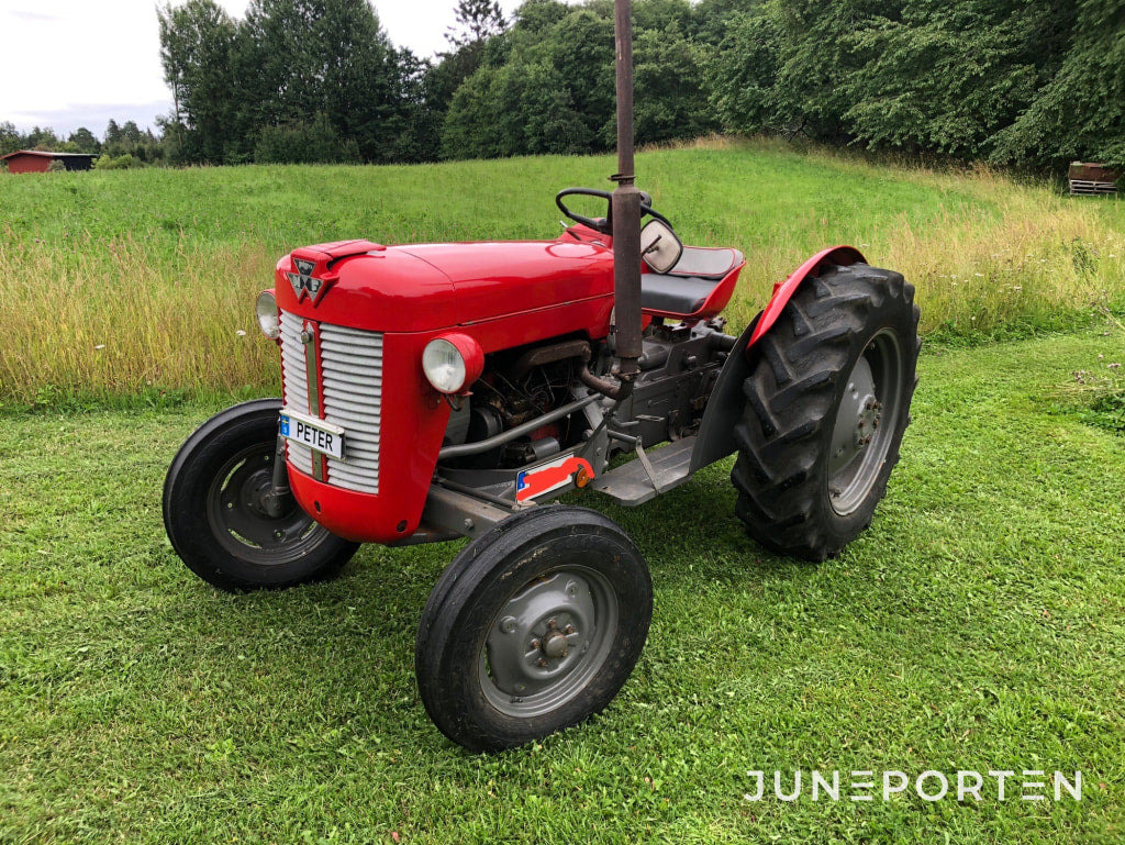 Massey Ferguson 25 - Tracteur agricole: photos 1 Massey Ferguson 25 - Tracteur agricole: photos 1