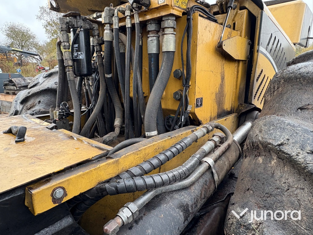 Crédit-bail de  Skördare - Eco Log, 560C Skördare - Eco Log, 560C: photos 25