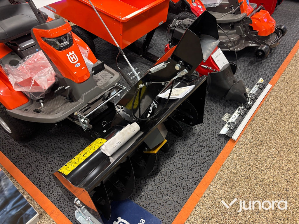 Snöslunga - Husqvarna, till Rider 300 serien - Souffleuse à neige: photos 3 Snöslunga - Husqvarna, till Rider 300 serien - Souffleuse à neige: photos 3