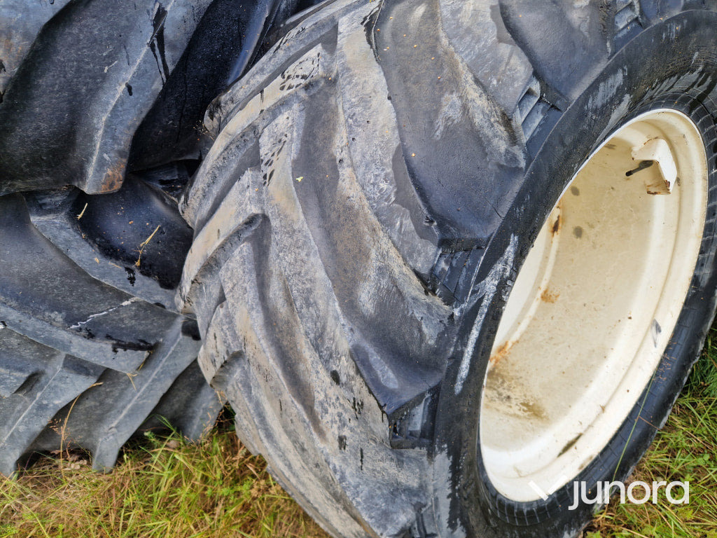Traktor Däck Twin Trelleborg Till New Holland - Pneus et jantes pour Tracteur agricole: photos 5 Traktor Däck Twin Trelleborg Till New Holland - Pneus et jantes pour Tracteur agricole: photos 5