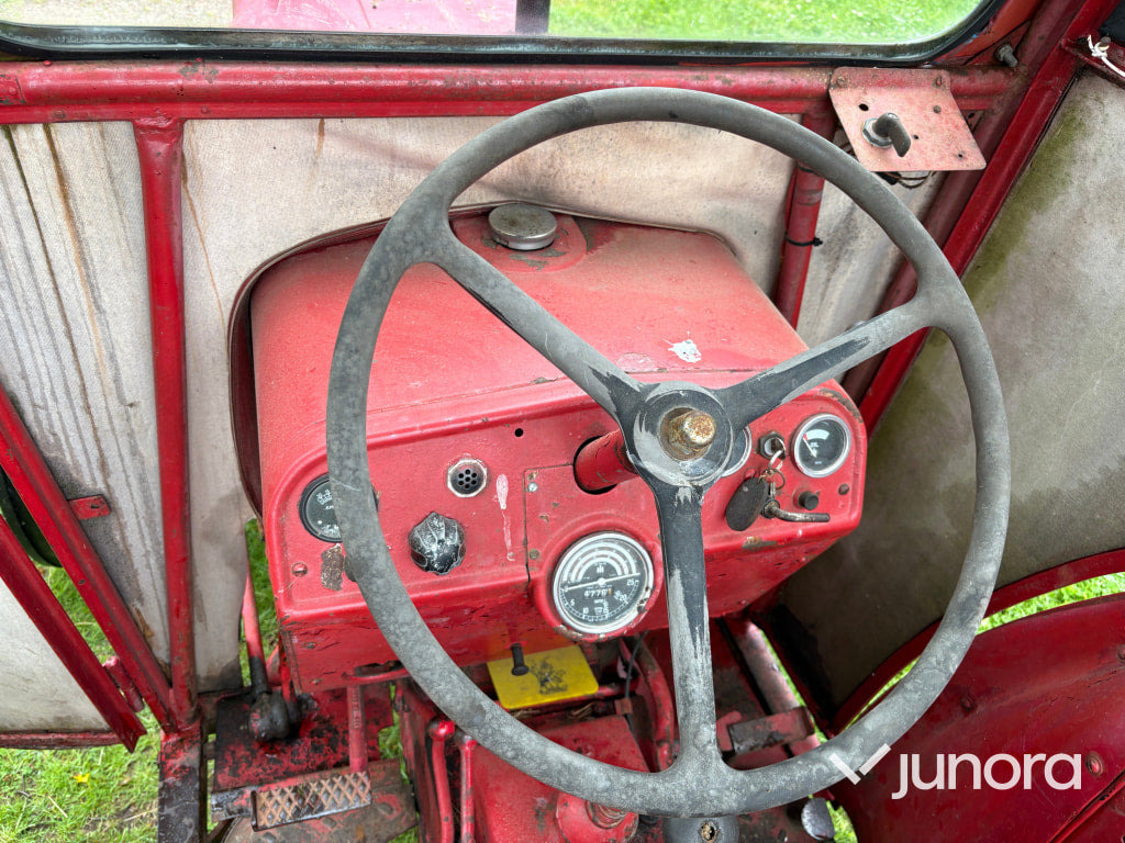 Traktor - International Harvester, B-275 - Tracteur agricole: photos 3 Traktor - International Harvester, B-275 - Tracteur agricole: photos 3