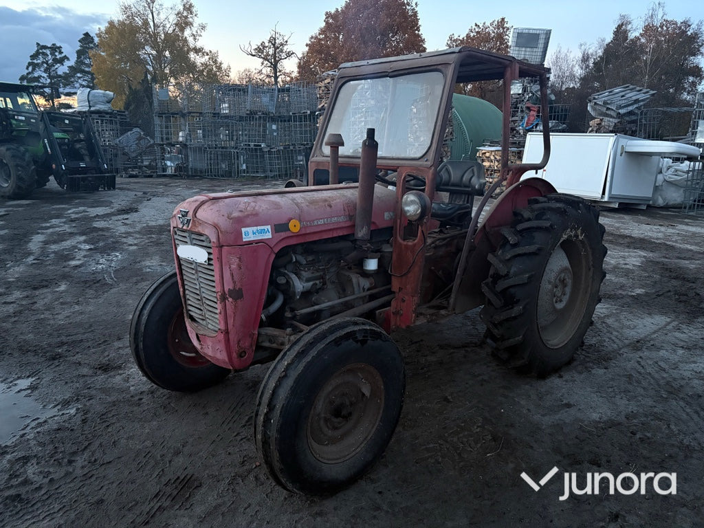 Traktor - Massey Ferguson 35X - Tracteur agricole: photos 2 Traktor - Massey Ferguson 35X - Tracteur agricole: photos 2