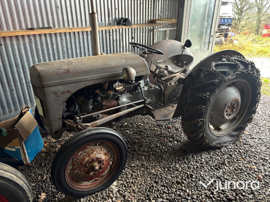 Traktor - Massey Ferguson TEA20 (Grålle) - Tracteur agricole: photos 1 Traktor - Massey Ferguson TEA20 (Grålle) - Tracteur agricole: photos 1