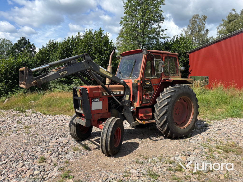 Traktor Volvo BM 2250 med lastare - Tracteur agricole: photos 1 Traktor Volvo BM 2250 med lastare - Tracteur agricole: photos 1