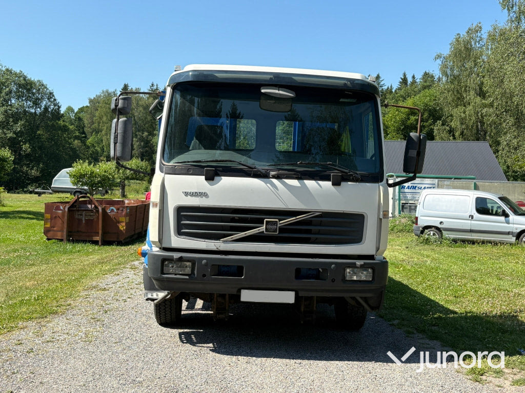 Volvo Maskintransport FL6 H 4*2 - Camion plateau: photos 2 Volvo Maskintransport FL6 H 4*2 - Camion plateau: photos 2