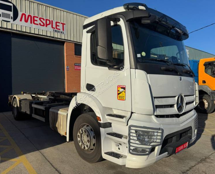 Mercedes Antos 1843 - Camion ampliroll: photos 2 Mercedes Antos 1843 - Camion ampliroll: photos 2