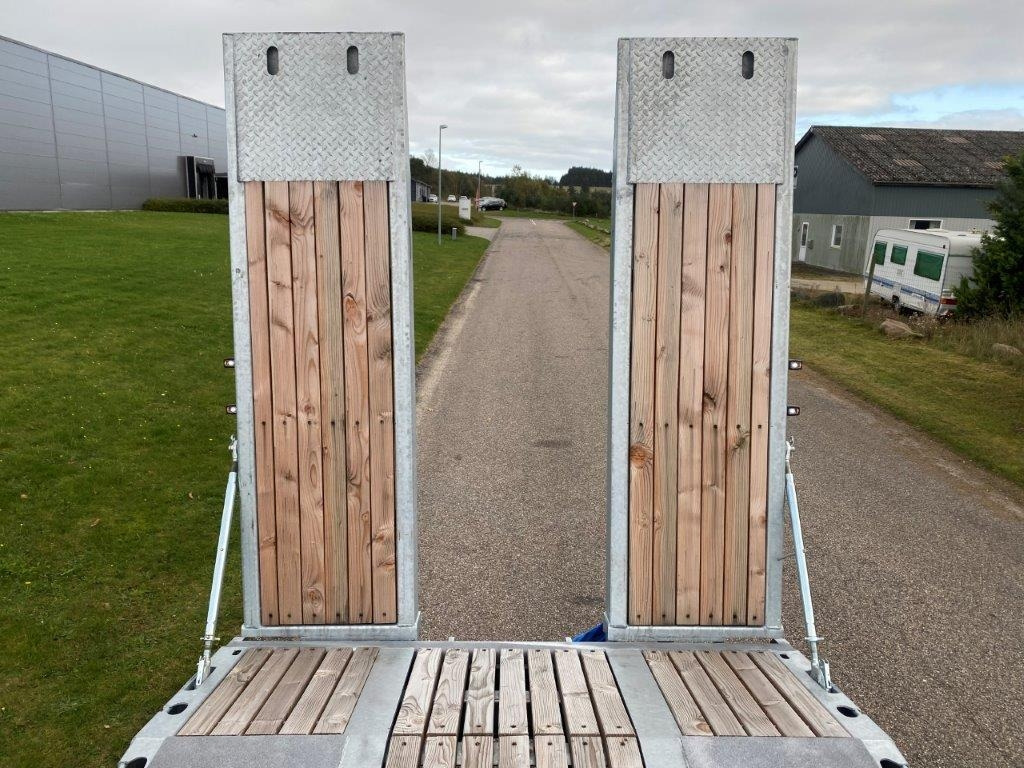 Hangler DTS-H 300 P 3 akslet med ramper  - Remorque porte-engin surbaissée: photos 5 Hangler DTS-H 300 P 3 akslet med ramper  - Remorque porte-engin surbaissée: photos 5