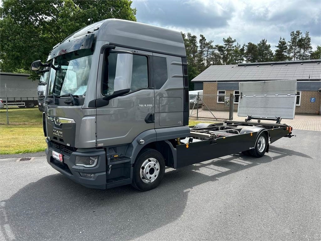MAN TGL 8-220 4x2 BL incl. 2 stk veksellad - Camion fourgon: photos 2 MAN TGL 8-220 4x2 BL incl. 2 stk veksellad - Camion fourgon: photos 2