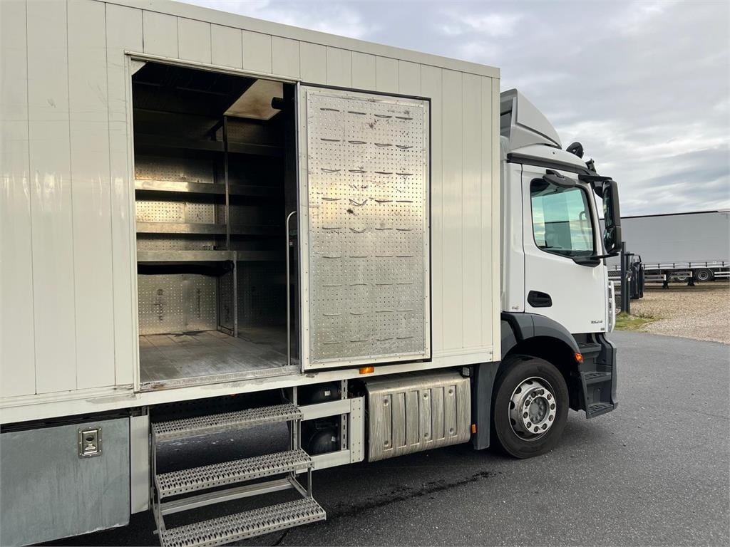 Mercedes-Benz Antos 1824 LnR - Camion fourgon: photos 4 Mercedes-Benz Antos 1824 LnR - Camion fourgon: photos 4