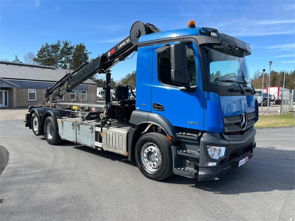 Mercedes-Benz Antos 2546 - Hiab 192 E kran - Camion multibenne: photos 3 Mercedes-Benz Antos 2546 - Hiab 192 E kran - Camion multibenne: photos 3