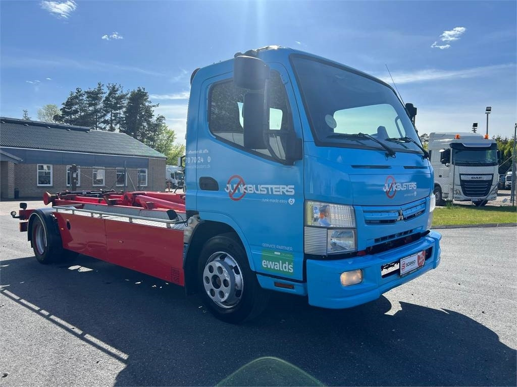 Mitsubishi Fuso CANTER 9C150 - Camion ampliroll: photos 2 Mitsubishi Fuso CANTER 9C150 - Camion ampliroll: photos 2