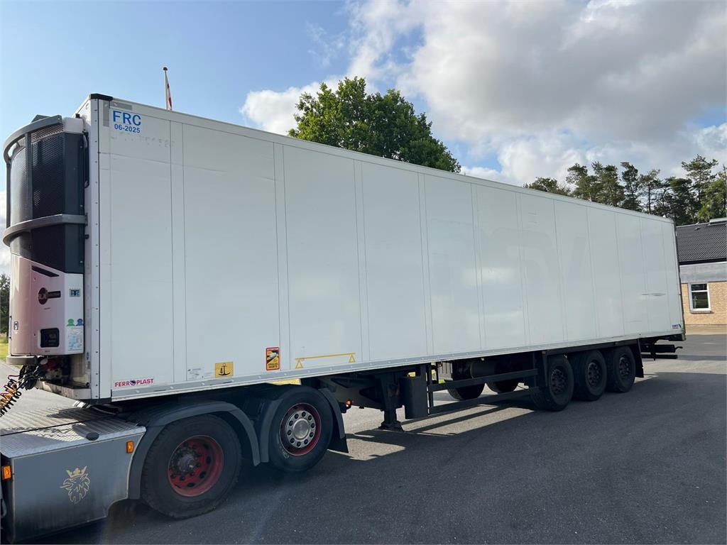 Schmitz SCB*S3B Dobbelt compartment - Semi-remorque frigorifique: photos 1 Schmitz SCB*S3B Dobbelt compartment - Semi-remorque frigorifique: photos 1