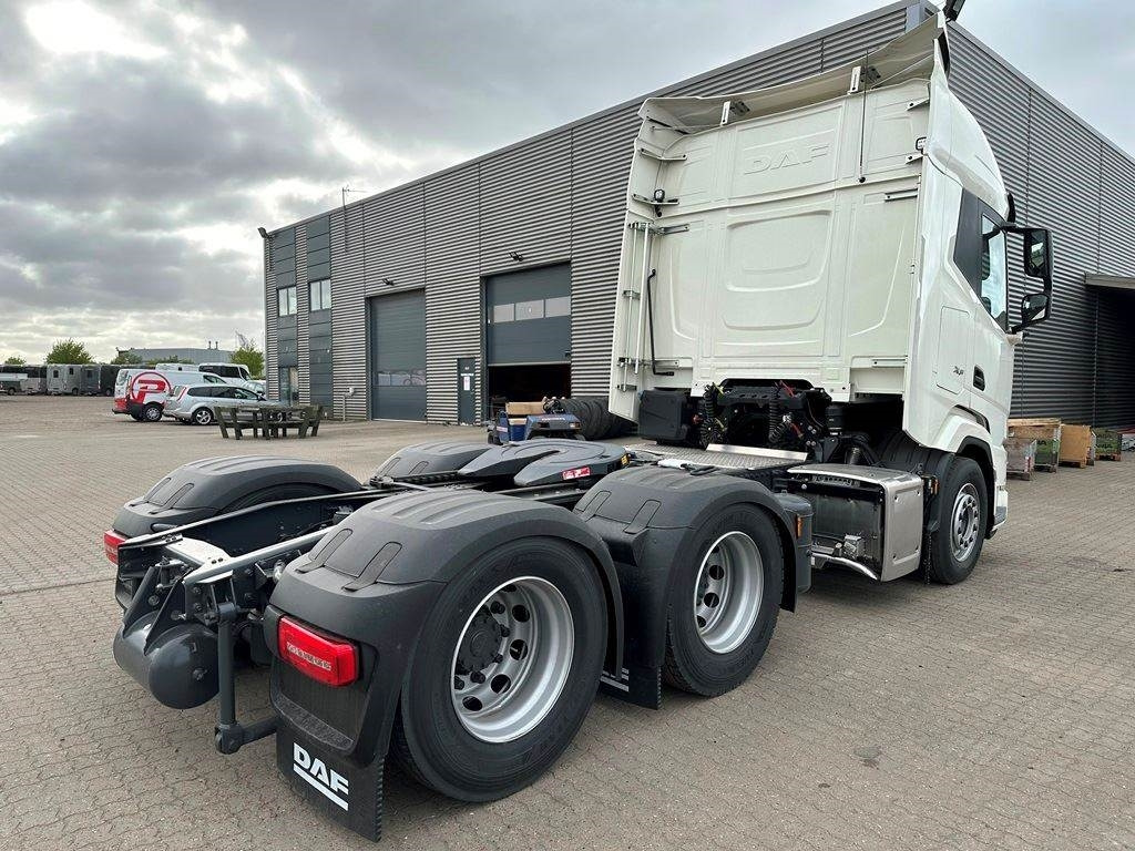 DAF XF 530 6x2 - Tracteur routier: photos 3 DAF XF 530 6x2 - Tracteur routier: photos 3