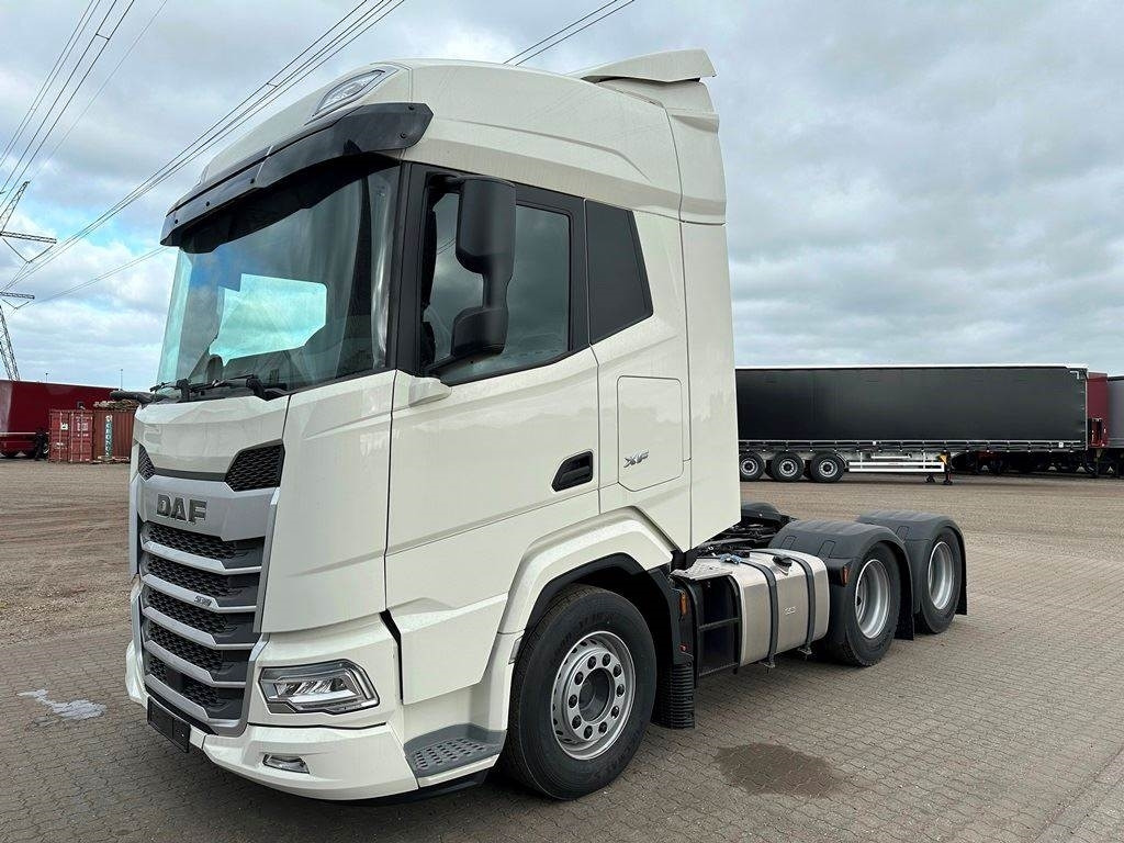 DAF XF 530 6x2 - Tracteur routier: photos 1 DAF XF 530 6x2 - Tracteur routier: photos 1