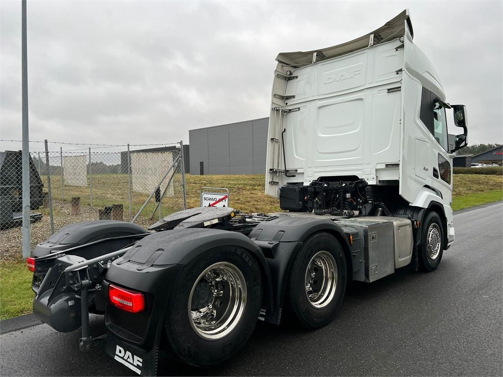 DAF XF530 FTS 6x2 - Tracteur routier: photos 2 DAF XF530 FTS 6x2 - Tracteur routier: photos 2
