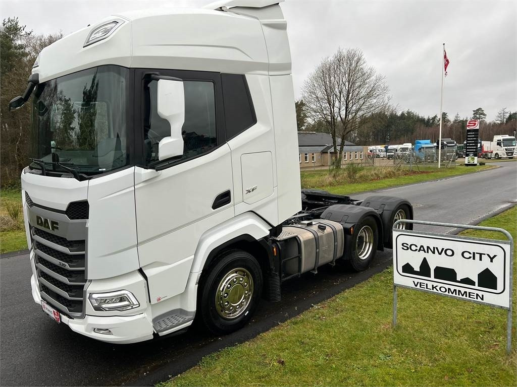 DAF XF530 FTS 6x2 - Tracteur routier: photos 1 DAF XF530 FTS 6x2 - Tracteur routier: photos 1