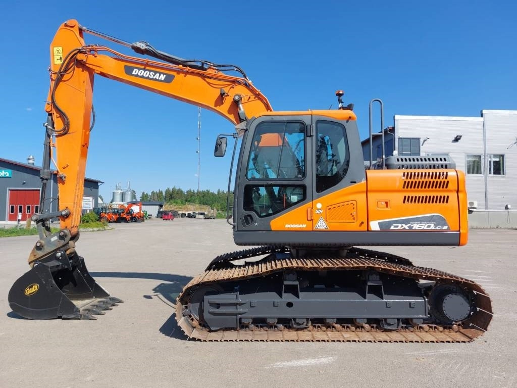 Doosan DX160LCH-5 METSÄALUSTA - Pelle sur chenille: photos 1 Doosan DX160LCH-5 METSÄALUSTA - Pelle sur chenille: photos 1