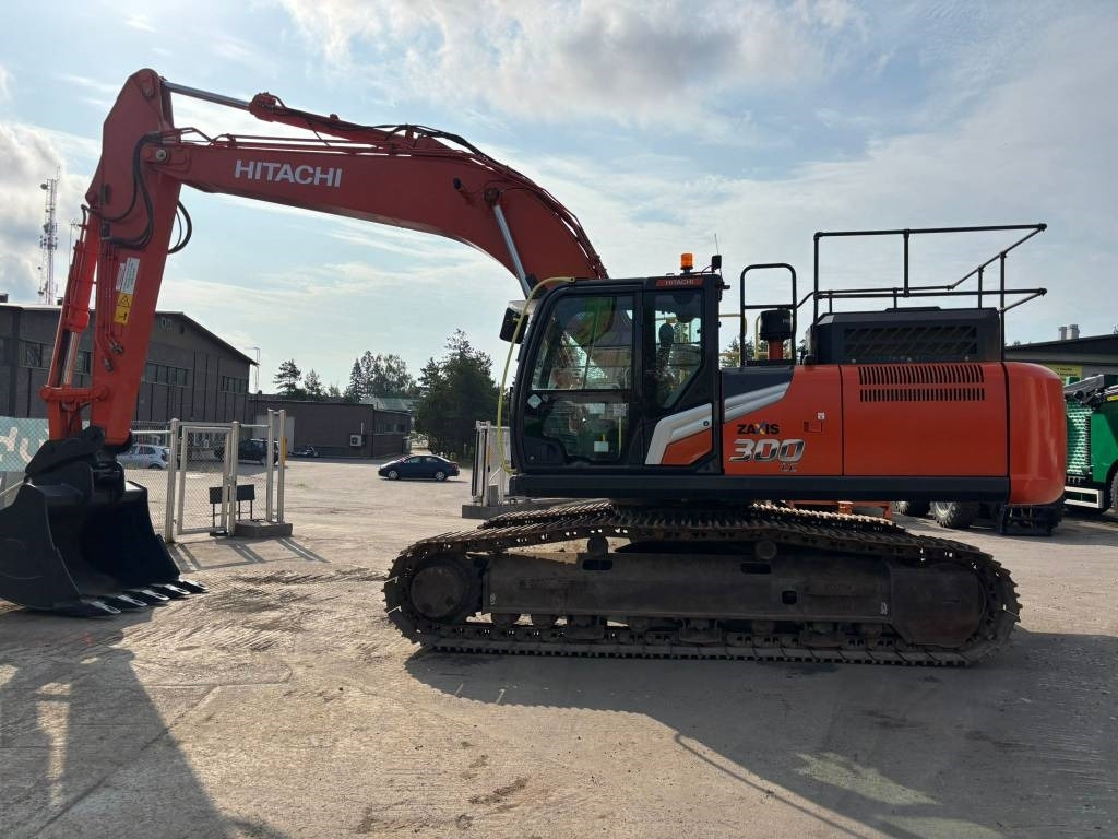Hitachi ZX 300 LC-7 - Pelle sur chenille: photos 1 Hitachi ZX 300 LC-7 - Pelle sur chenille: photos 1