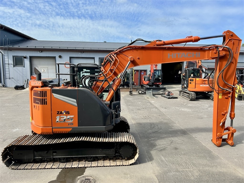 Hitachi ZX135US-7  - Pelle sur chenille: photos 5 Hitachi ZX135US-7  - Pelle sur chenille: photos 5