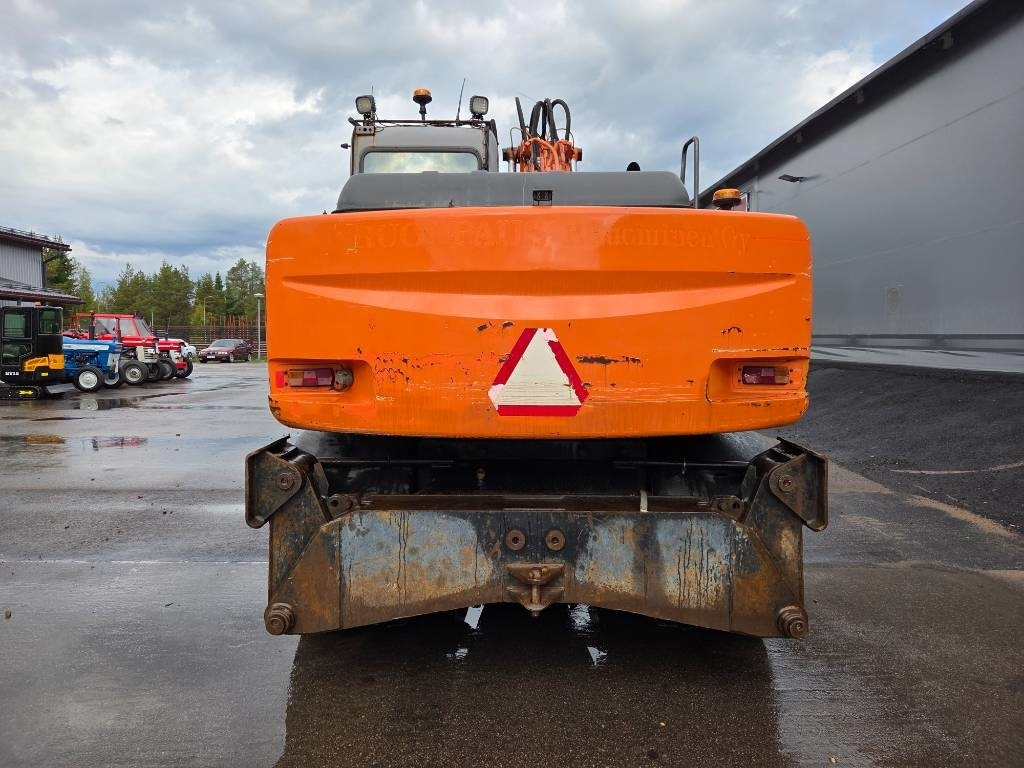 Hitachi ZX160 W PYÖRITTÄJÄLLÄ  - Pelle sur pneus: photos 3 Hitachi ZX160 W PYÖRITTÄJÄLLÄ  - Pelle sur pneus: photos 3