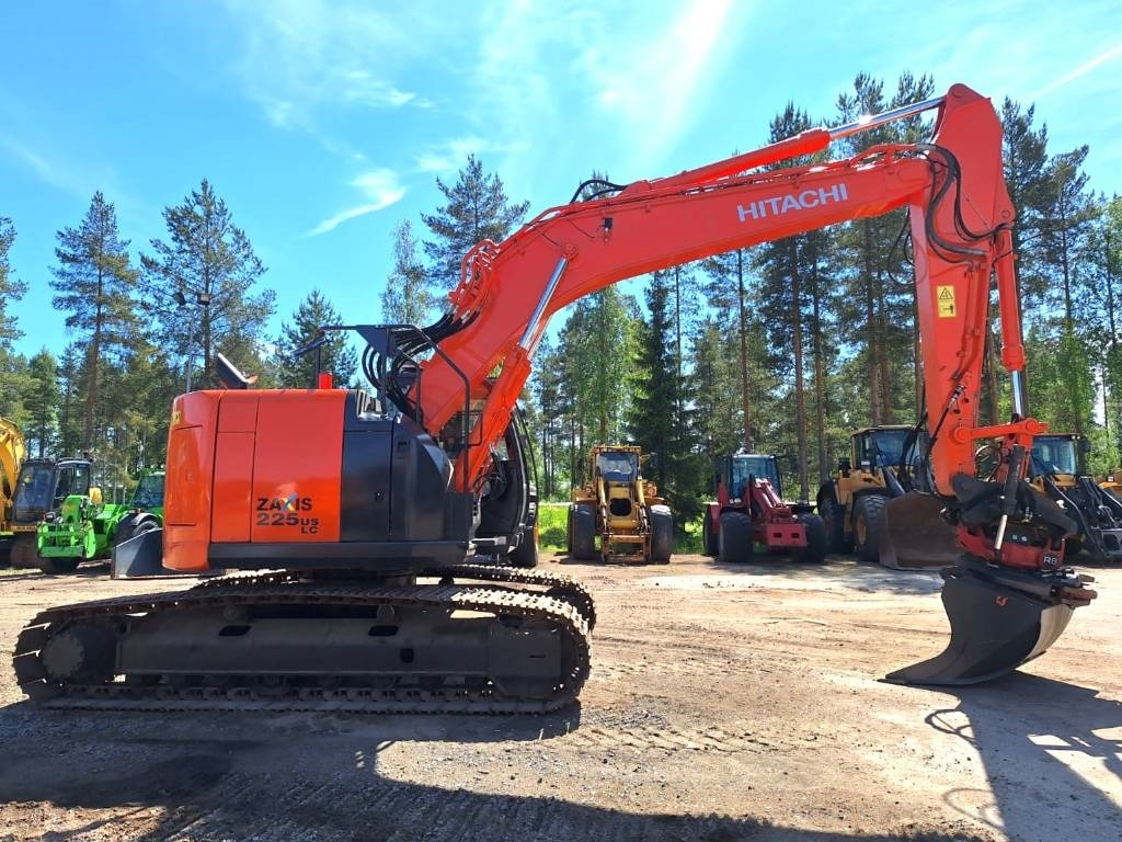 Hitachi ZX225USLC-5 PYÖRITTÄJÄ+PIHDIT YM. - Pelle sur chenille: photos 5 Hitachi ZX225USLC-5 PYÖRITTÄJÄ+PIHDIT YM. - Pelle sur chenille: photos 5