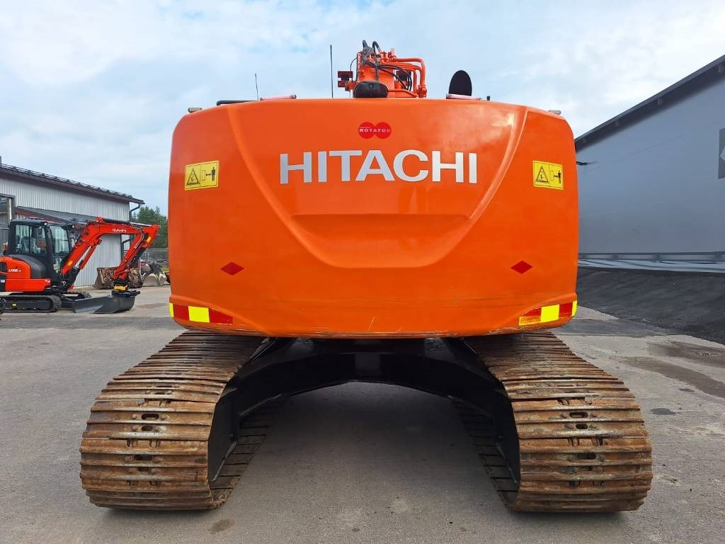 Hitachi ZX225USLC-5 PYÖRITTÄJÄLLÄ - Pelle sur chenille: photos 3 Hitachi ZX225USLC-5 PYÖRITTÄJÄLLÄ - Pelle sur chenille: photos 3