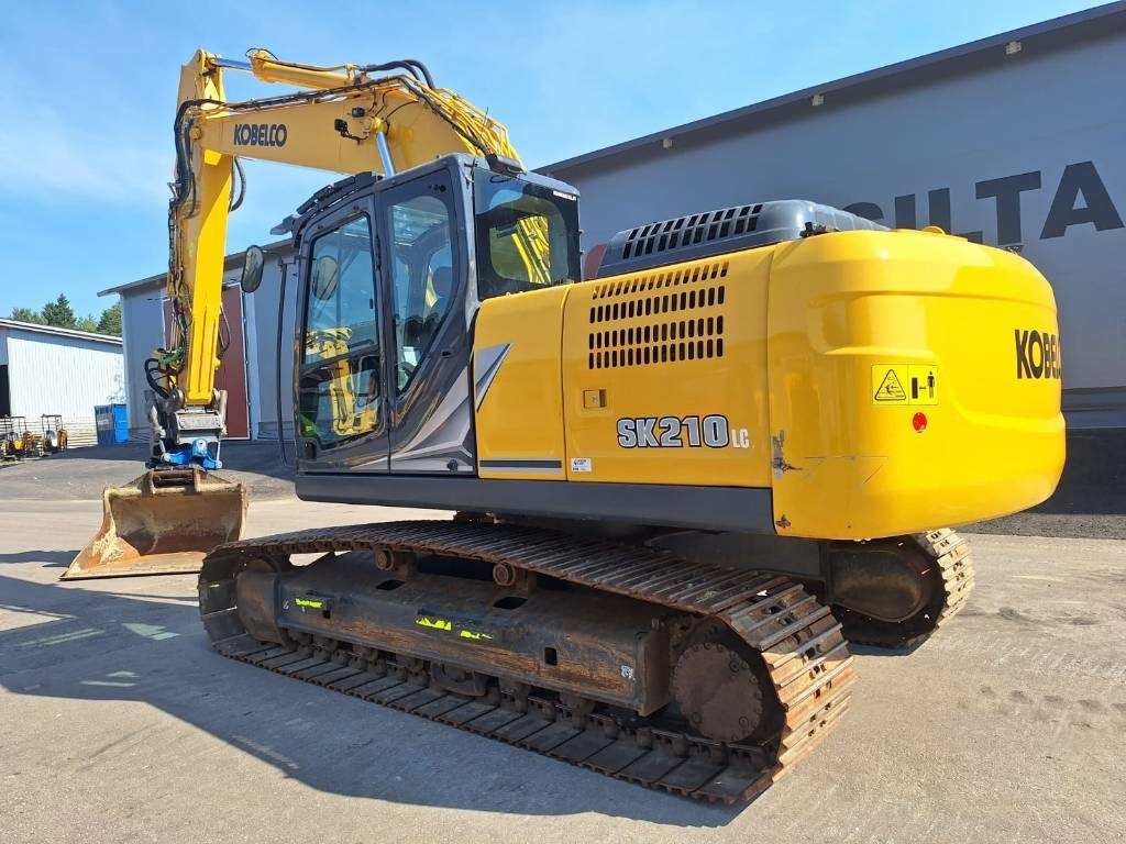 Kobelco SK210LC-11 PYÖRITTÄJÄLLÄ - Pelle sur chenille: photos 2 Kobelco SK210LC-11 PYÖRITTÄJÄLLÄ - Pelle sur chenille: photos 2