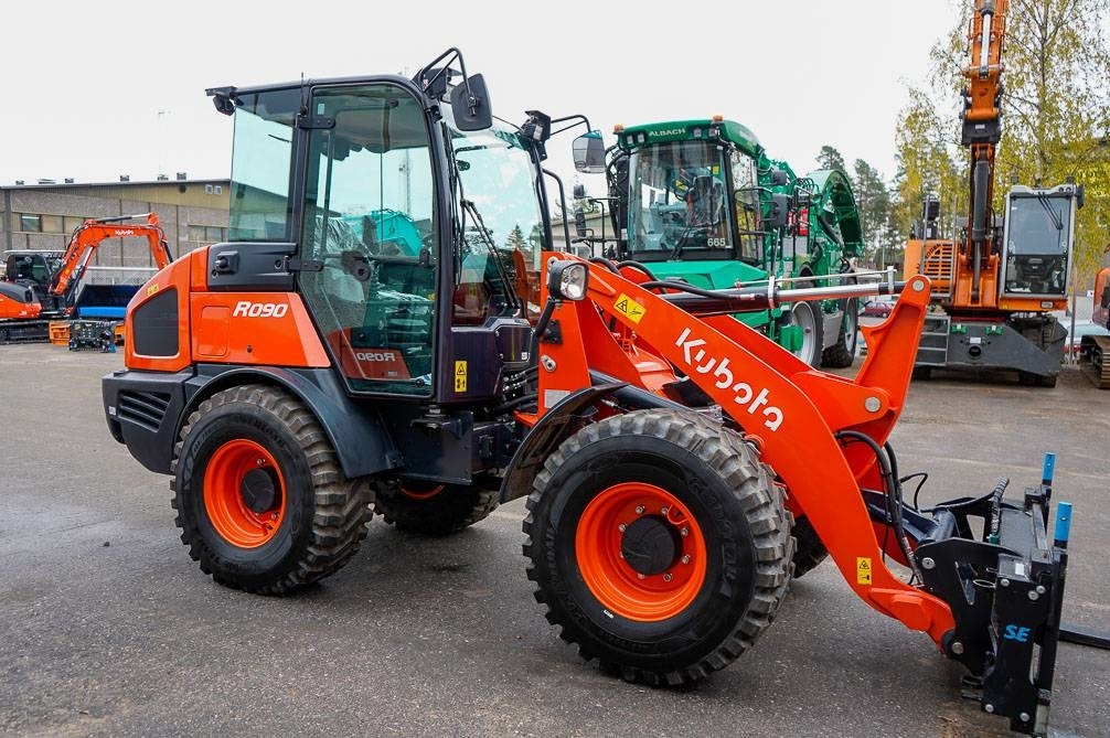 Kubota R090 VARUSTELTU - Chargeuse sur pneus: photos 5 Kubota R090 VARUSTELTU - Chargeuse sur pneus: photos 5