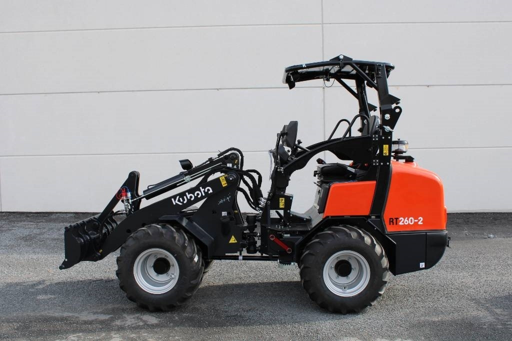 Kubota RT260-2 KATOKSELLA! UUSI - Valet de ferme: photos 1 Kubota RT260-2 KATOKSELLA! UUSI - Valet de ferme: photos 1