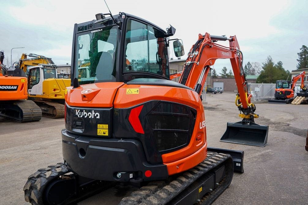 Mini pelle Kubota U56-5 VALMIIKSI VARUSTELTU: photos 7
