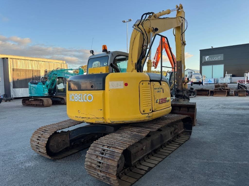 New Holland E 135 SR LC  - Pelle sur chenille: photos 5 New Holland E 135 SR LC  - Pelle sur chenille: photos 5