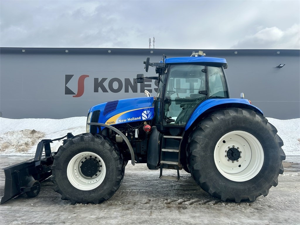 New Holland TG285 - Tracteur agricole: photos 2 New Holland TG285 - Tracteur agricole: photos 2