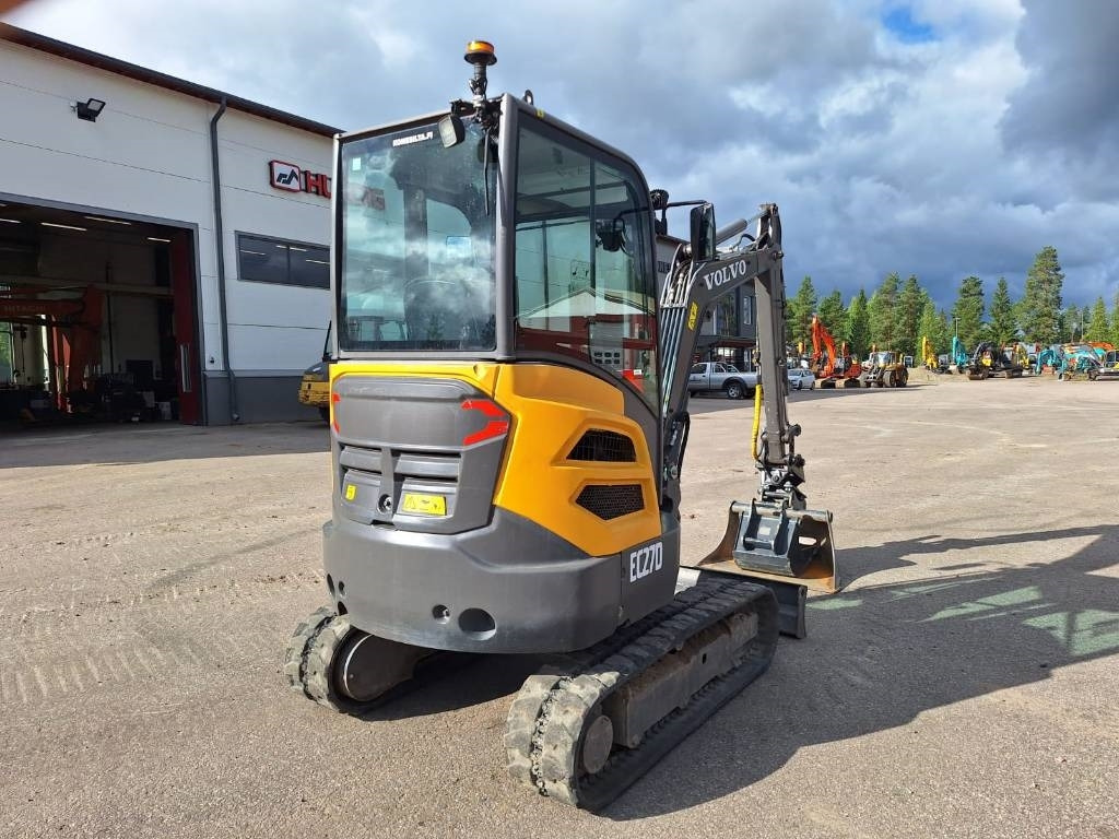 Volvo EC27D KALLISTAJA, 2-KAUHAA - Mini pelle: photos 3 Volvo EC27D KALLISTAJA, 2-KAUHAA - Mini pelle: photos 3