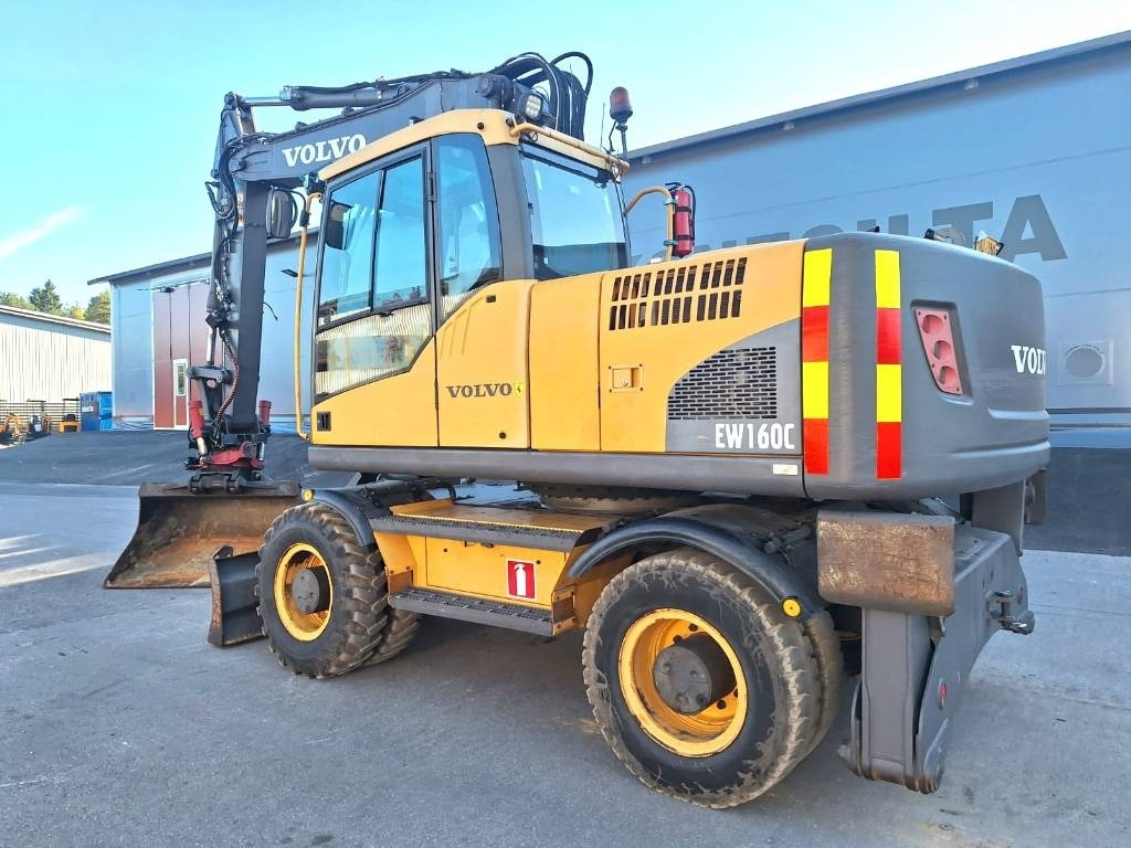 Volvo EW160C PYÖRITTÄJÄLLÄ  - Pelle sur pneus: photos 2 Volvo EW160C PYÖRITTÄJÄLLÄ  - Pelle sur pneus: photos 2