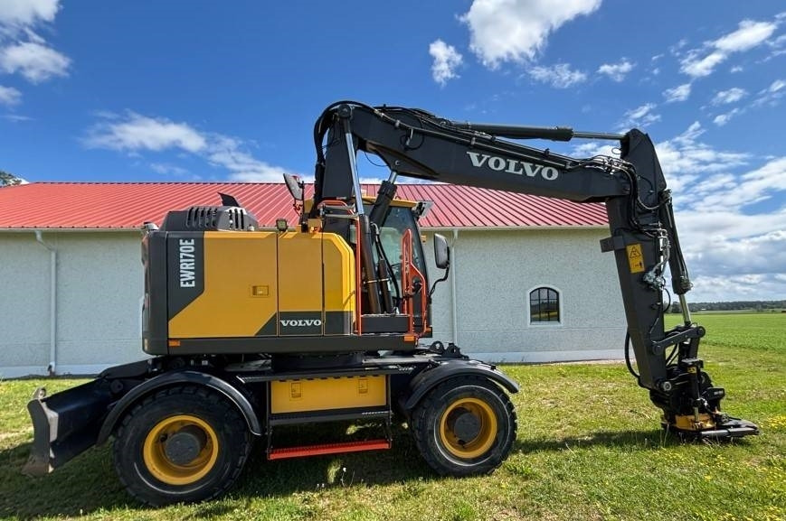 Volvo EWR 170 E - Pelle sur pneus: photos 2 Volvo EWR 170 E - Pelle sur pneus: photos 2