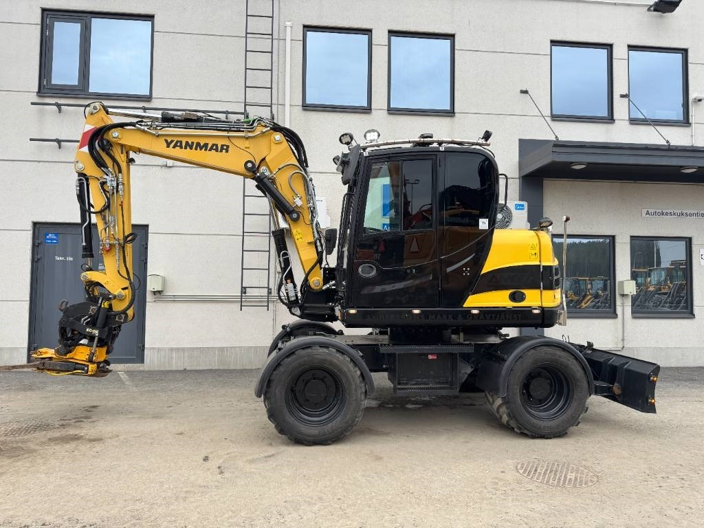 Yanmar B95W HUIPPUVARUSTEET - Pelle sur pneus: photos 1 Yanmar B95W HUIPPUVARUSTEET - Pelle sur pneus: photos 1