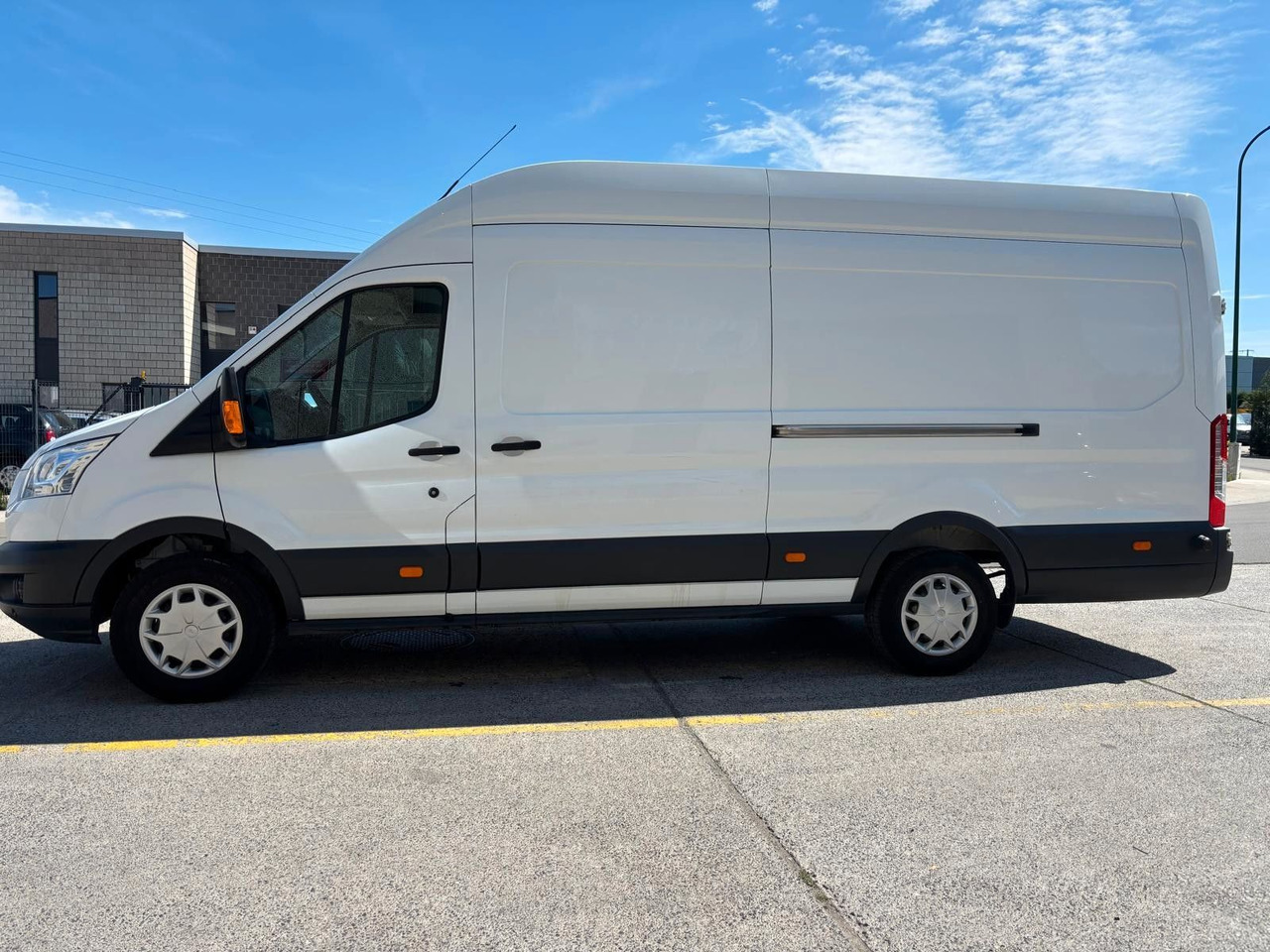 Ford Transit. Maxi. Klima. Euro 6B. Tempomat - Fourgon utilitaire: photos 5 Ford Transit. Maxi. Klima. Euro 6B. Tempomat - Fourgon utilitaire: photos 5