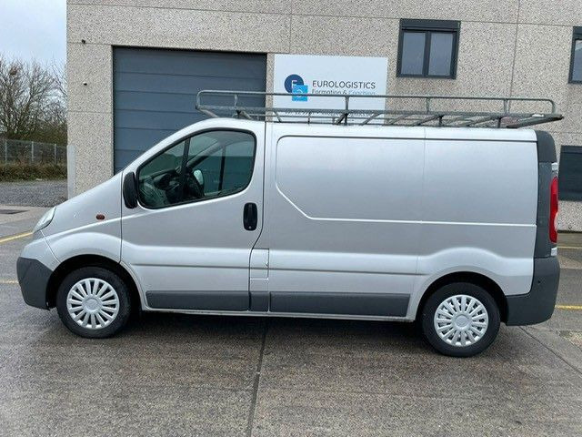 Opel Vivaro 2.0CDTI. TÜV 09/26. Extra Winterreifen. - Fourgonnette: photos 2 Opel Vivaro 2.0CDTI. TÜV 09/26. Extra Winterreifen. - Fourgonnette: photos 2