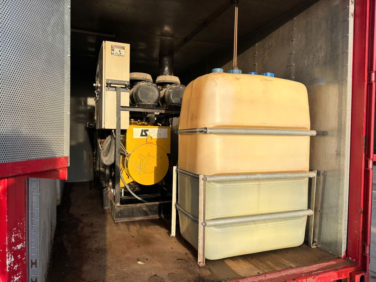 Sommer 400kVa Generator. Motor MAN V8. 370h! - Groupe électrogène: photos 4 Sommer 400kVa Generator. Motor MAN V8. 370h! - Groupe électrogène: photos 4