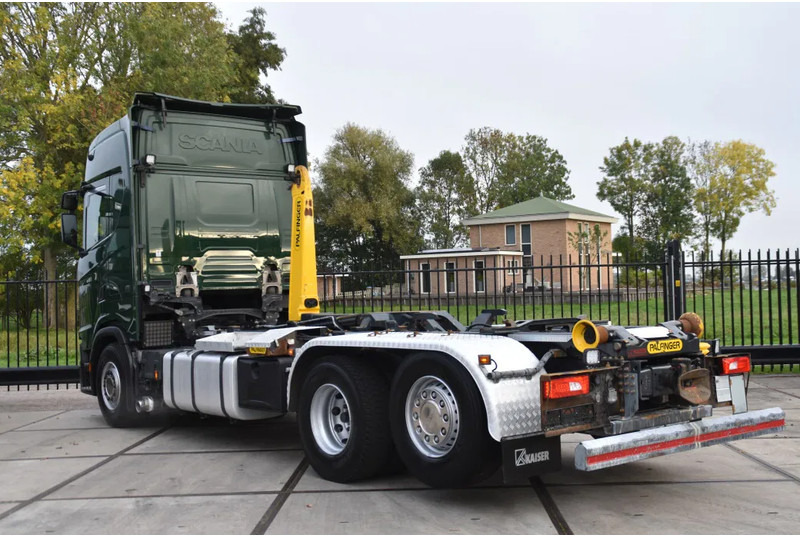 Scania S500 NGS 6x2*4 - HOOKLIFT - RETARDER - 375 TKM - PARK. AIRCO - WHEELBASE: 475 CM - PTO - EXCELLENT CONDITION - - Camion ampliroll: photos 3 Scania S500 NGS 6x2*4 - HOOKLIFT - RETARDER - 375 TKM - PARK. AIRCO - WHEELBASE: 475 CM - PTO - EXCELLENT CONDITION - - Camion ampliroll: photos 3