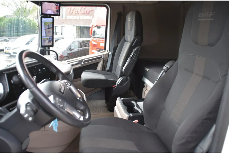 DAF XG 480 4x2 - 230 TKM - CAMERA SYSTEM - PARK. AIRCO - 2 x FUEL TANKS - APPLE CARPLAY/ANDROID - LED LIGHTS - TOP CONDITION - - Tracteur routier: photos 4 DAF XG 480 4x2 - 230 TKM - CAMERA SYSTEM - PARK. AIRCO - 2 x FUEL TANKS - APPLE CARPLAY/ANDROID - LED LIGHTS - TOP CONDITION - - Tracteur routier: photos 4