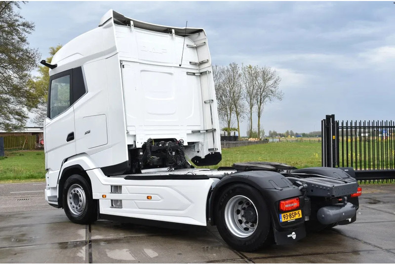 DAF XG 480 4x2 - 230 TKM - CAMERA SYSTEM - PARK. AIRCO - 2 x FUEL TANKS - APPLE CARPLAY/ANDROID - LED LIGHTS - TOP CONDITION - - Tracteur routier: photos 3 DAF XG 480 4x2 - 230 TKM - CAMERA SYSTEM - PARK. AIRCO - 2 x FUEL TANKS - APPLE CARPLAY/ANDROID - LED LIGHTS - TOP CONDITION - - Tracteur routier: photos 3