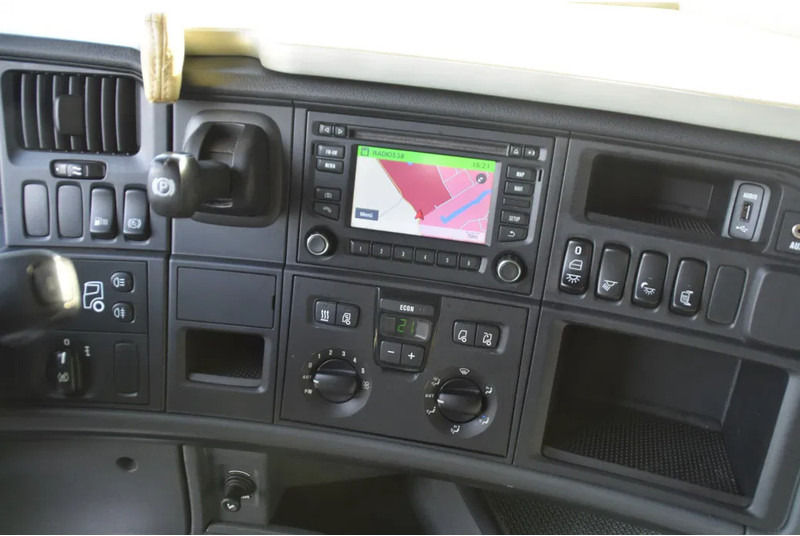 Scania R450 TL 4x2 - RETARDER - 815 TKM - PTO - PARK. AIRCO - NAVI - 2 x FUEL TANKS - GOOD CONDITION - - Tracteur routier: photos 5 Scania R450 TL 4x2 - RETARDER - 815 TKM - PTO - PARK. AIRCO - NAVI - 2 x FUEL TANKS - GOOD CONDITION - - Tracteur routier: photos 5